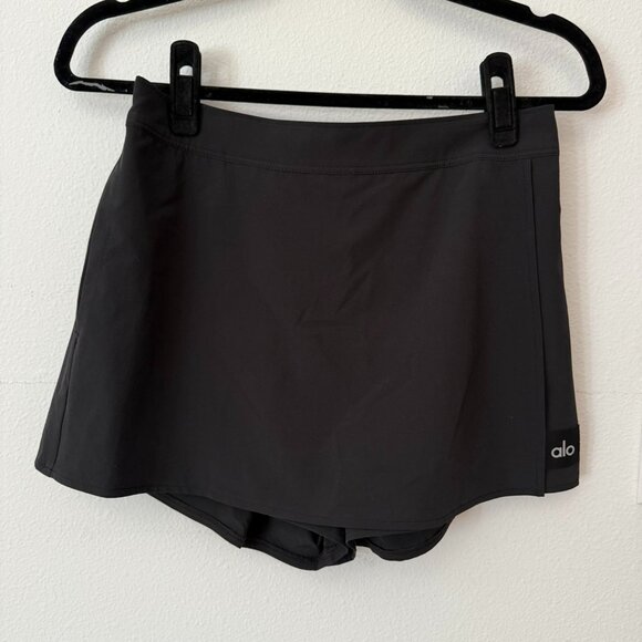 Alo Yoga Clubhouse Skort - Black - Small - Picture 2 of 4